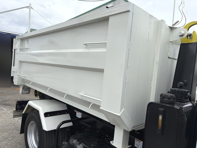 いすゞエルフコンテナ専用車小型（2t・3t）[写真24]
