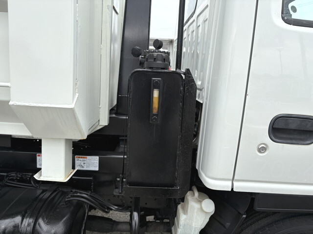 いすゞエルフコンテナ専用車小型（2t・3t）[写真25]