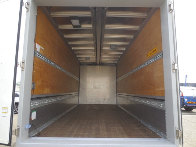 三菱ふそうファイターアルミウイング中型（4t）[写真11]