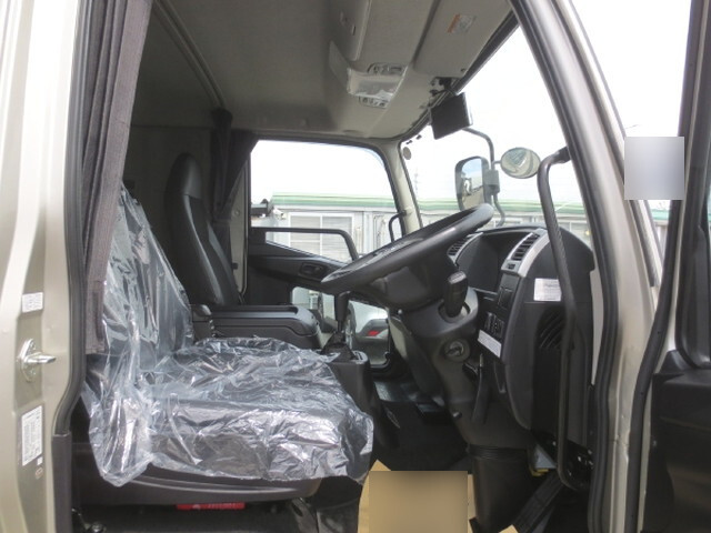 三菱ふそうファイターアルミウイング中型（4t）[写真15]