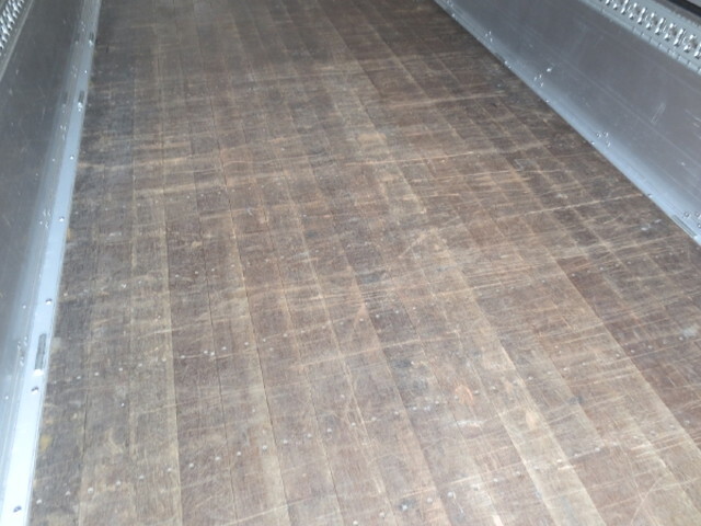 三菱ふそうファイターアルミウイング中型（4t）[写真25]