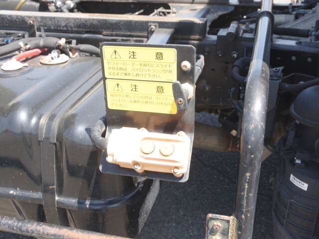 いすゞエルフローダーダンプ小型（2t・3t）[写真16]