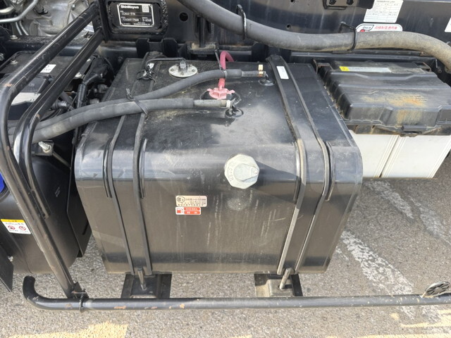 いすゞフォワードコンテナ専用車中型（4t）[写真13]