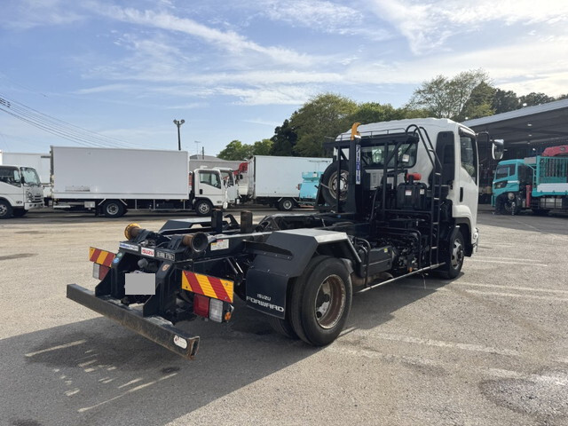 いすゞフォワードコンテナ専用車中型（4t）[写真02]