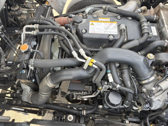 いすゞフォワードコンテナ専用車中型（4t）[写真20]