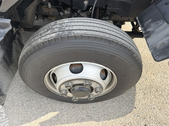 いすゞフォワードコンテナ専用車中型（4t）[写真24]