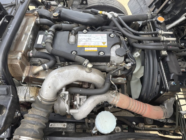 いすゞフォワードコンテナ専用車中型（4t）[写真25]