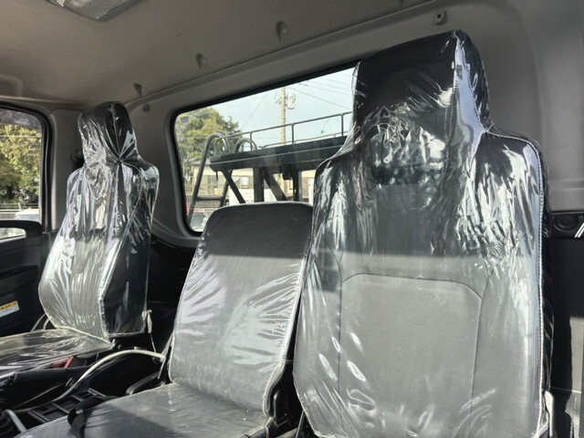 いすゞフォワードコンテナ専用車中型（4t）[写真37]