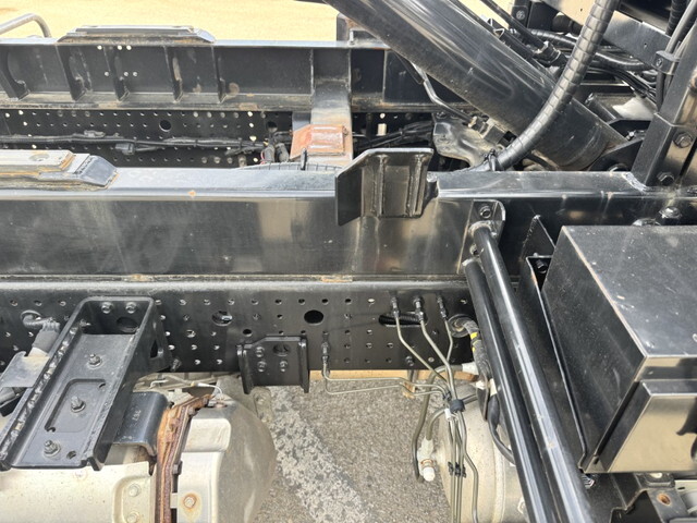 いすゞフォワードコンテナ専用車中型（4t）[写真05]