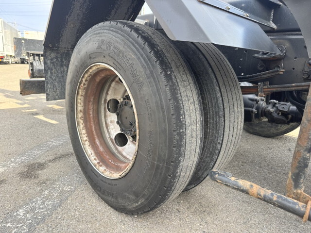 いすゞフォワードコンテナ専用車中型（4t）[写真07]