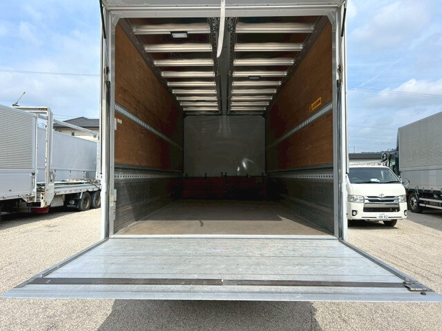 いすゞフォワードアルミウイング中型（4t）[写真11]