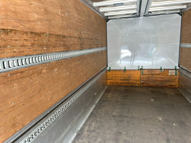 いすゞフォワードアルミウイング中型（4t）[写真12]