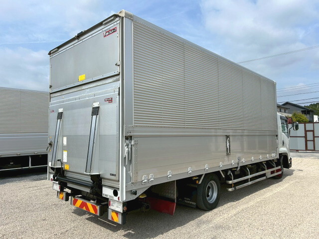 いすゞフォワードアルミウイング中型（4t）[写真02]