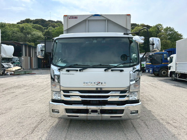 いすゞフォワードアルミウイング中型（4t）[写真03]