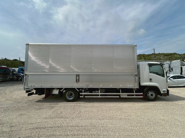 いすゞフォワードアルミウイング中型（4t）[写真07]