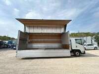 いすゞフォワードアルミウイング中型（4t）[写真09]