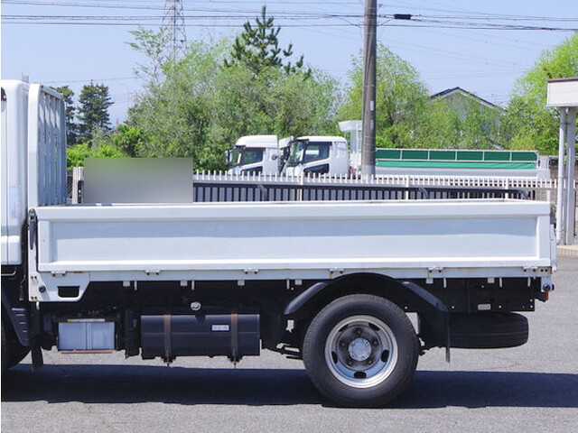 三菱ふそうキャンター平ボディ小型（2t・3t）[写真18]