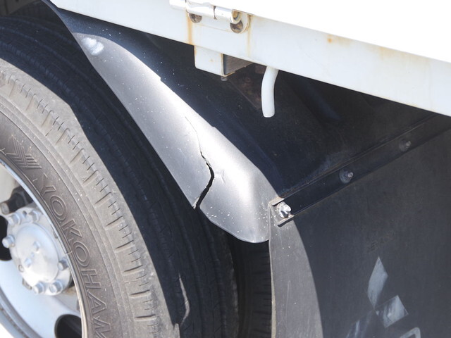 三菱ふそうキャンター平ボディ小型（2t・3t）[写真20]