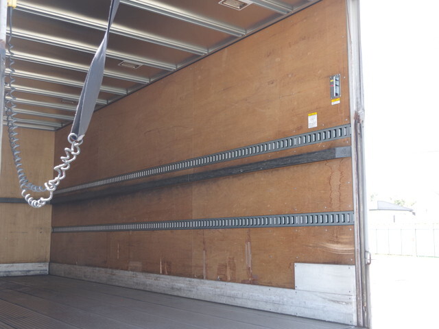 日野レンジャーアルミバン中型（4t）[写真18]