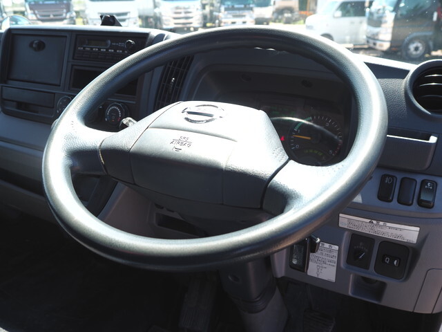 日産アトラスクレーン5段小型（2t・3t）[写真37]