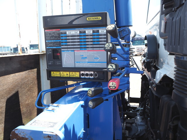 日野レンジャークレーン4段中型（4t）[写真08]