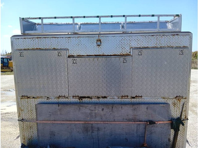 三菱ふそうスーパーグレート平ボディ大型（10t）[写真17]