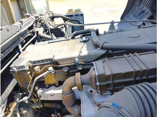 三菱ふそうスーパーグレート平ボディ大型（10t）[写真20]