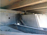 三菱ふそうスーパーグレート平ボディ大型（10t）[写真25]