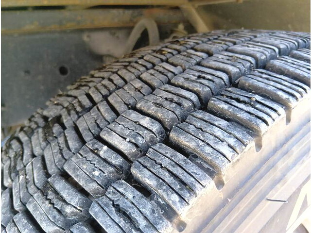 三菱ふそうスーパーグレート平ボディ大型（10t）[写真26]