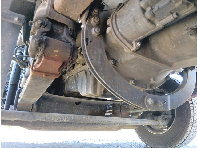 三菱ふそうスーパーグレート平ボディ大型（10t）[写真27]