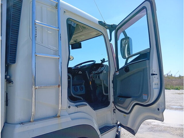 三菱ふそうスーパーグレート平ボディ大型（10t）[写真30]