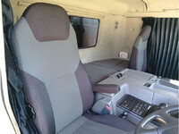 三菱ふそうスーパーグレート平ボディ大型（10t）[写真32]