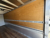 いすゞフォワードアルミウイング増トン（6t・8t）[写真11]