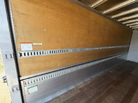 いすゞフォワードアルミウイング増トン（6t・8t）[写真12]