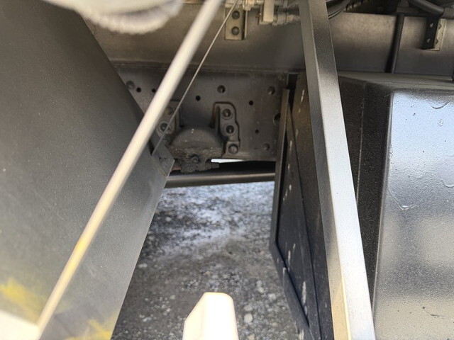 いすゞフォワードアルミウイング増トン（6t・8t）[写真26]