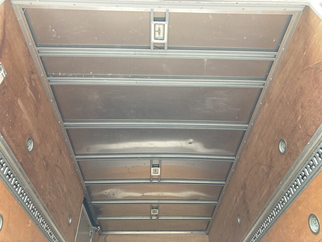 三菱ふそうキャンターアルミバン小型（2t・3t）[写真11]