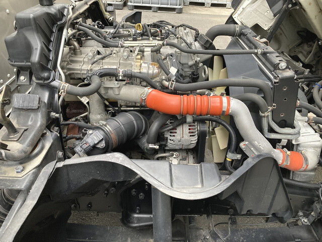 三菱ふそうキャンターアルミバン小型（2t・3t）[写真20]