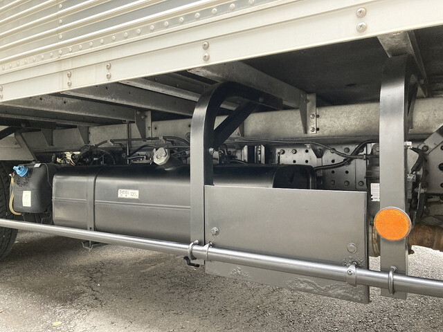 三菱ふそうキャンターアルミバン小型（2t・3t）[写真31]