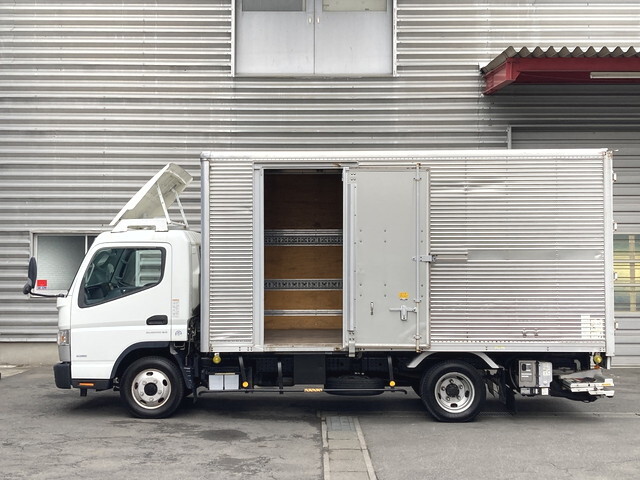 三菱ふそうキャンターアルミバン小型（2t・3t）[写真04]