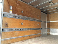 三菱ふそうキャンターアルミバン小型（2t・3t）[写真09]