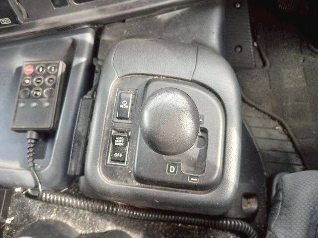 日野プロフィアトレーラーヘッド（トラクターヘッド）大型（10t）[写真18]