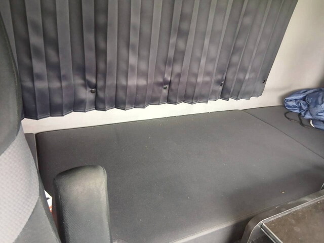 日野プロフィアトレーラーヘッド（トラクターヘッド）大型（10t）[写真21]