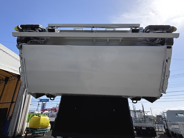 いすゞフォワードパッカー車（塵芥車）中型（4t）[写真14]
