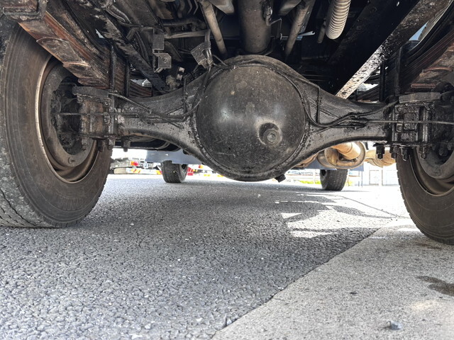 いすゞフォワードパッカー車（塵芥車）中型（4t）[写真18]