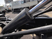 いすゞフォワードパッカー車（塵芥車）中型（4t）[写真22]