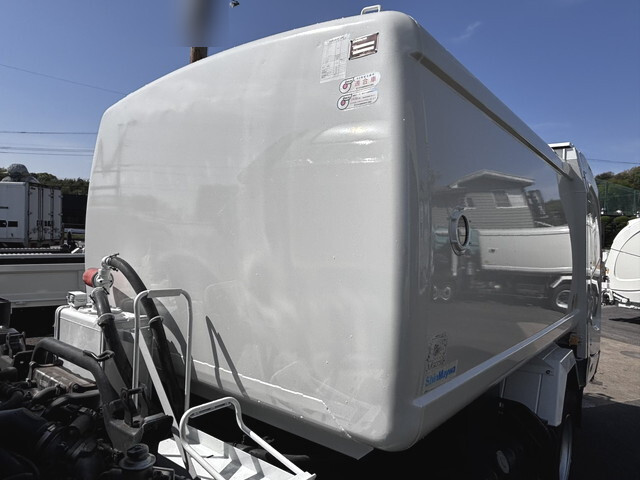 いすゞフォワードパッカー車（塵芥車）中型（4t）[写真23]