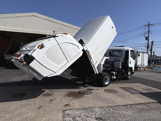 いすゞフォワードパッカー車（塵芥車）中型（4t）[写真04]