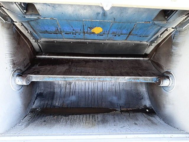 いすゞフォワードパッカー車（塵芥車）中型（4t）[写真08]