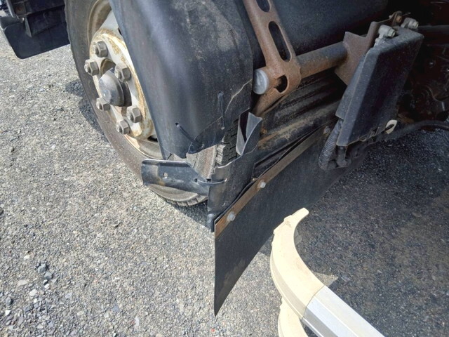 いすゞフォワードアルミウイング中型（4t）[写真14]