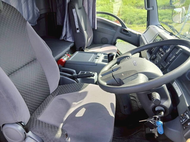 いすゞフォワードアルミウイング中型（4t）[写真17]